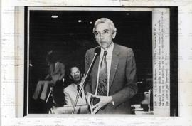 Sessão plenária no Senado Federal para votação de projeto de autoria do senador Edson Lobão (Brasília-DF, 14 dez. 1989). / Crédito: Lula Marques/Folha de S. Paulo.