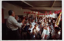 Visita de José Genoino a Casa de Cultura Santa Tereza nas eleições de 2002 ([Embu das Artes-SP?], 2002) / Crédito: Autoria desconhecida
