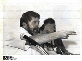 Entrevista coletiva de Lula com a imprensa nas eleições de 1993 ([São Paulo-SP], 12 abr. 1993). / Crédito: Bel Pedrosa/Folha Imagem.