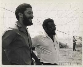 Encontro entre Andrew Pulley (SWP-EUA) e o primeiro-ministro Maurice Bishop (Granada, 15 jul. 1980) / Crédito: Diane Wang.