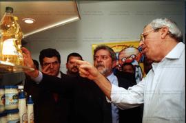 Visita da candidatura &quot;Lula Presidente&quot; (PT) a Cooperativas do Paraná nas eleições de 2...