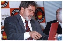 Encontro dos Presidenciáveis promovido pela Força Sindical e Bovespa nas eleições de 2002 (São Paulo-SP, 29 abr. 2002). / Crédito: Roberto Parizotti