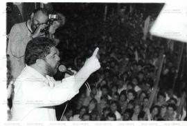 Comício da campanha Lula presidente em frente a Prefeitura Municipal nas eleições de 1989 (Porto ...