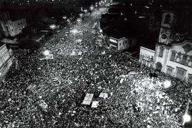 Comício da candidatura “Lula Presidente” (PT) nas eleições de 1989 (Recife-PE, 07 nov. 1989). / C...