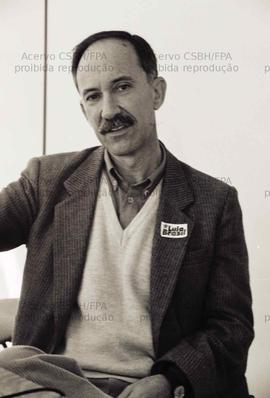 Entrevista concedida por Rui Falcão, presidente do PT, nas eleições de 1994 (Local desconhecido, 1994). Crédito: Vera Jursys