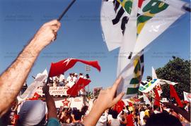 Caminhada promovida pela candidatura “Lula Presidente” (PT) nas eleições de 1994 (Rio de Janeiro-RJ, 21 ago. 1994). / Crédito: Autoria desconhecida