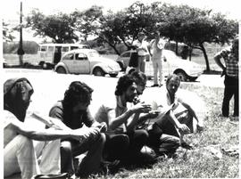 Assembleia dos taxistas na USP (São Paulo-SP, 5 jan. 1980). / Crédito: Luiz Carlos de Souza.