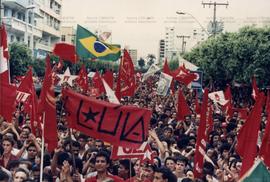 Ato de campanha da candidatura “Lula Presidente” nas eleições de 1994 (Governador Valadares-MG, 1993). / Crédito: Autoria desconhecida.