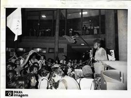 Comício de candidaturas do PT realizado no Palácio da Cultura nas eleições de 1992 (Rio de Janeiro-RJ, 30 set. 1992). / Crédito: Antonio Batalha/Folha Imagem