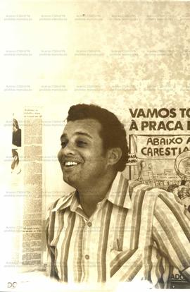 Retrato de Antônio Flores em evento não identificado ([São Paulo-SP?], Data desconhecida). / Crédito: Autoria desconhecida.