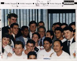 Reunião do presidente Fernando Henrique Cardoso com membros da juventude do PPB (Brasília-DF, 21 mar. 1996). / Crédito: Sérgio Lima/Folha Imagem.