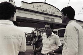 Reunião de porta de fábrica com candidaturas do PT em frente a General Motors (São Caetano do Sul...