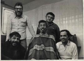 Retrato de presos políticos na cozinha do presídio Barro Branco (São Paulo-SP, 1979). / Crédito: ...