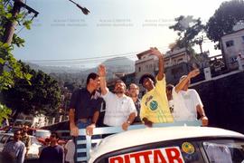 Carreata da candidatura “Lula Presidente” (PT) em região de favela nas eleições de 1994 (Rio de J...
