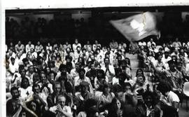 Plenária ddo PT, realizada no Colégio Roosevelt (São Paulo-SP, 26 abr. 1987). / Crédito: Hugo R. Scotte.