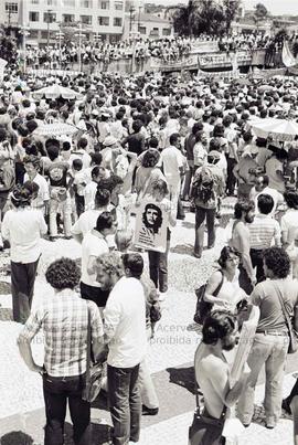 Ato contra LSN, pelo “Fim da Intervenção nos Sindicatos” e pelo “Abaixo a Ditadura” (São Bernardo do Campo-SP, 1982). Crédito: Vera Jursys