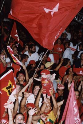 Comício da candidatura &quot;Lula Presidente&quot; (PT) nas eleições de 2002 (Belém-PA, 2002) / Crédito: Autoria desconhecida