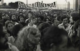 Ato em comemoração ao 1o. de Maio no paço municipal (São Bernardo do Campo-SP, 1 mai. 1979).  / Crédito: Ennio Brauns Filho.