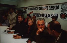 Atividade da candidatura &quot;Lula Presidente&quot; (PT) com os metalúrgicos de Osasco nas eleições de 2002 (Osasco-SP, 2002) / Crédito: Autoria desconhecida