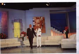 Entrevista concedida por Genoino (PT) ao programa de televisão Hebe Camargo, nas eleições de 2002 ([São Paulo-SP], 2002) / Crédito: Cesar Hideiti Ogata