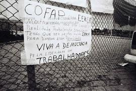 Assembleia dos metalúrgicos da Cofap pela jornada de 40 horas (Santo André-SP, 23 abr. 1985). Crédito: Vera Jursys