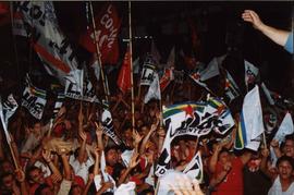 Comício da candidatura &quot;Lula Presidente&quot; (PT) nas eleições de 2002 (Caruaru-PE, 2002) / Crédito: Autoria desconhecida