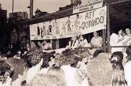 Ato de 8 de Março, Dia Internacional da Mulher, na Praça da Sé (São Paulo-SP, 08 mar. 1985). Crédito: Vera Jursys
