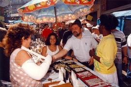 Caminhada da candidatura “Lula Presidente” (PT) pela Feira de São Cristóvão nas eleições de 1989 (Rio de Janeiro-RJ, 1994). / Crédito: Autoria desconhecida