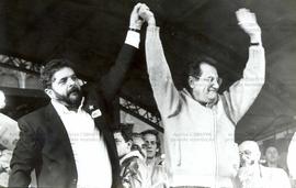 Comício da candidatura “Lula Presidente” (PT) na praça da Sé nas eleições de 1989 (São Paulo-SP, 17 set. 1989). / Crédito: Marco Aurélio Monteiro