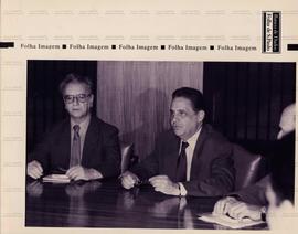 Reunião não identificada com o presidente Itamar Franco e Fernando Henrique Cardoso, ministro da Fazenda, no Palácio do Planalto (Brasília-DF, 20 jan. 1994). / Crédito: Mila Petrillo/Folha Imagem.