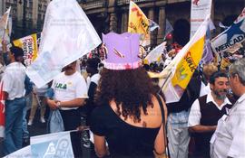 Passeata das mulheres em apoio à candidatura “Marta Governadora” (PT) nas eleições de 1998 [Dia L...