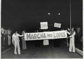 Marcha Nico Lopes contra governo Figueiredo (Viçosa-MG, [1979?]).  / Crédito: Autoria desconhecida.