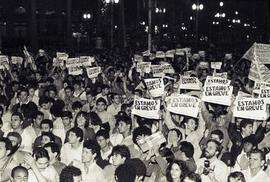 Ato da greve dos bancários de São Paulo na Praça da Sé (São Paulo-SP, 1986). Crédito: Vera Jursys