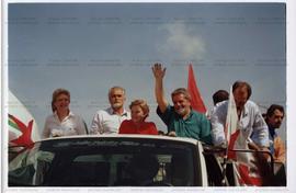 Carreta das candidaturas “Lula Presidente” e “Genoino Governador” (PT), nas eleições de 2002 ([Suzano-SP], 2002) / Crédito: Cesar Hideiti Ogata