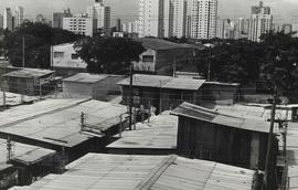 Vista da Favela Nicodemos ([São Paulo-SP], Data desconhecida). / Crédito: Douglas Mansur