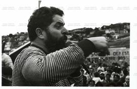 Comício da campanha Lula governador nas eleições de 1982 ([São Bernardo do Campo-SP?], 1982). / Crédito: Autoria desconhecida.