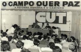 [Seminário O campo quer paz, A reforma agrária é o caminho, organizado pela CUT?] (Local desconhecido, mar. 1992). / Crédito: Roberto Parizotti.