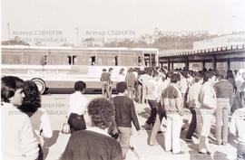 Piquete de metalúrgicos “contra horas extras”, na fábrica Brosol (Santo André-SP, nov. 1984). Cré...