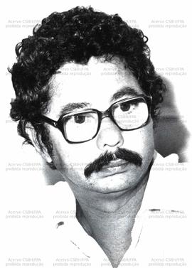 Retrato de José Clóvis de Azevedo (PT-RS), professor da oposição no Centro de Professores do Esta...