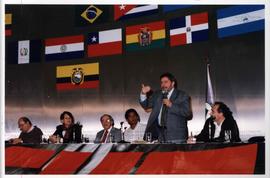 Ato em Comemoração aos 15 anos da CUT no Memorial da América Latina (São Paulo-SP, ago. 1999). / Crédito: Roberto Parizotti