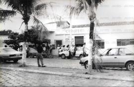 Carro do Governo de Tocantins a serviço do Comitê Collor (Tocantins, 1988). / Crédito: Oficina de...