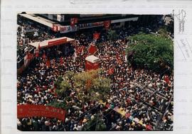 Comício da candidatura &quot;Lula Presidente&quot; (PT) nas eleições de 1989 (Santa Maria-RS, 1989). / Crédito: Autoria desconhecida
