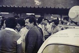 Greve dos metalúrgicos da Mercedes-Benz, da Ford e da Volkswagen (São Bernardo do Campo-SP, 1983)...