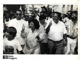 Passeata da vitória da campanha David Capistrano prefeito no dia da votação das eleições de 1992 ...