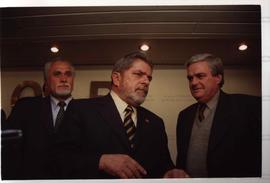 Ato da candidatura &quot;Lula Presidente&quot; (PT) na sede da OAB nas eleições de 2002 ([São Paulo-SP], 2002) / Crédito: Cesar Hideiti Ogata