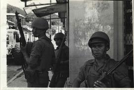 Soldados tomam as ruas (Nicarágua, Data desconhecida). / Crédito: Autoria desconhecida.