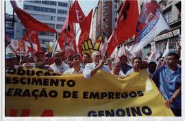 Passeata da candidatura &quot;Lula Presidente&quot; (PT) pelo centro da cidade nas eleições de 2002 (São Paulo-SP, 2002) / Crédito: Autoria desconhecida