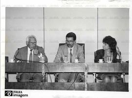 Retrato do deputado federal Tuga Angerami (PSDB) em evento não identificado (Brasília-DF, 23 abr. 1992). / Crédito: Roberto Jayme/Folha Imagem.