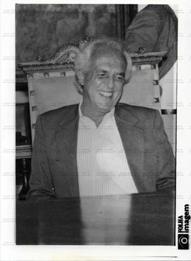 Retrato de Jarbas Vasconcelos (PMDB-PE), ex-prefeito de Recife (Local desconhecido, 16 out. 1990). / Crédito: Sérgio Tomisaki/Folha Imagem.