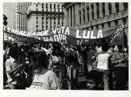Passeata por Lula Governador nas elei&ccedil;&otilde;es de 1982 (S&atilde;o Paulo-SP, [1982]). / Cr&eacute;dito: Ennio Brauns...